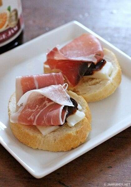 Crostini with Fontina, Prosciutto and Fig Jam