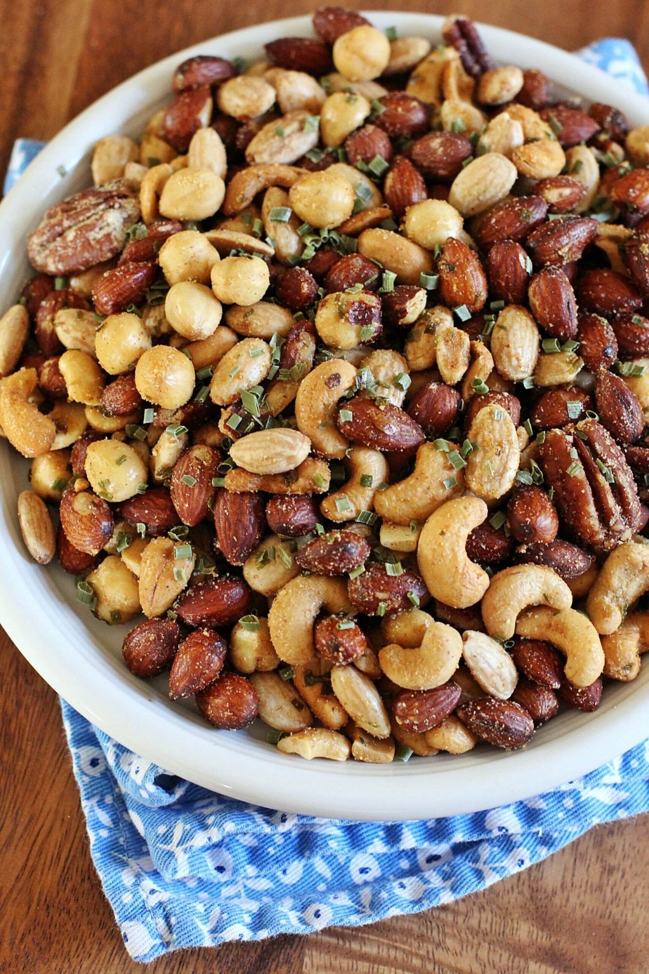 Low Carb Onion and Chive Mixed Nuts - Jam Hands