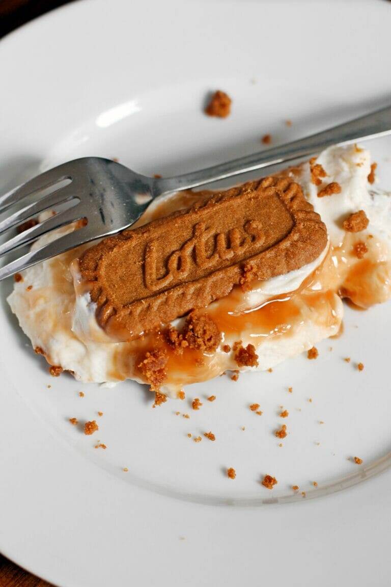 No-Bake Biscoff Greek Yogurt Cheesecake Bars